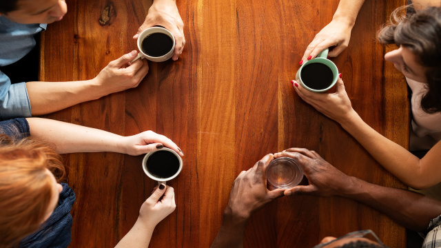 Pessoas que tomam café preto sem açúcar costumam ter essas 9 atitudes em comum