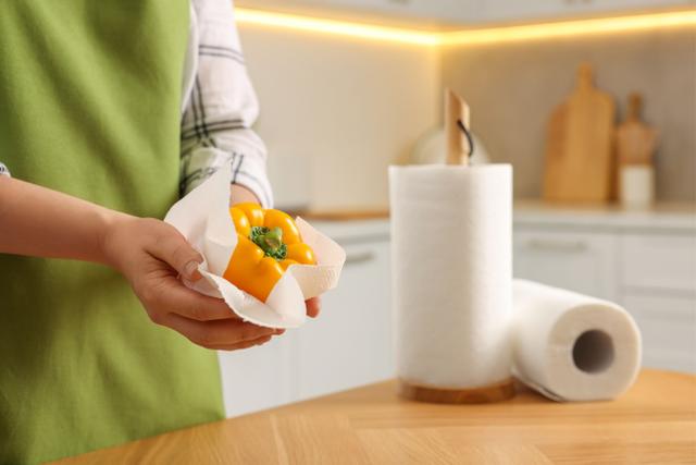 10 maneiras de usar o papel-toalha que você não sabia
