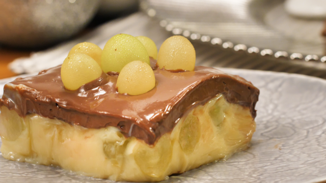 Bombom de uva na travessa. (creditos: TudoGostoso)