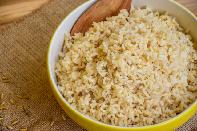 Dá pra fazer arroz integral na airfryer? Descubra com o TudoGostoso