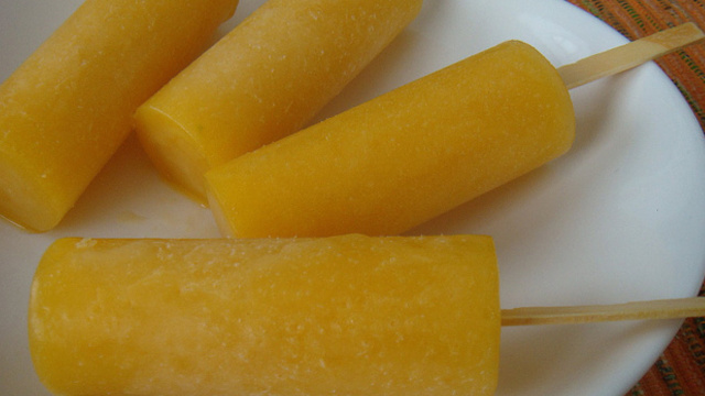 As crianças vão amar esse picolé de manga caseiro (Créditos: TudoGostoso)