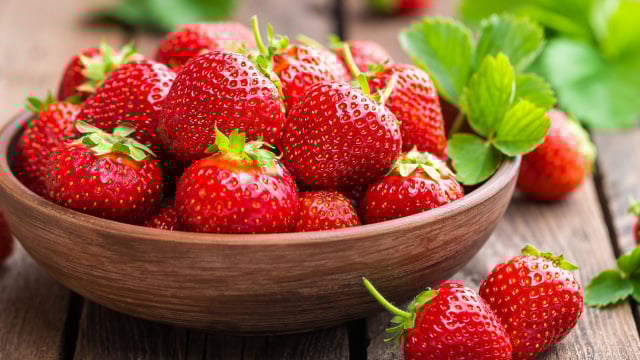 Nem na geladeira, nem na fruteira: este é o melhor lugar para guardar morangos e evitar que eles apodreçam