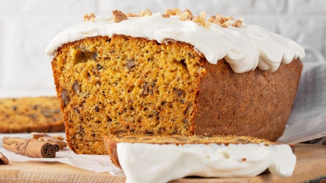 Sem farinha e sem açúcar: receita rápida e fácil de bolo de cenoura com maçã para comer sem culpa