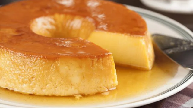 Não sabe o que fazer com as bananas maduras? Essa receita de pudim é uma ótima maneira de aproveitar a fruta