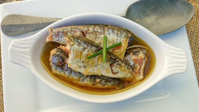 Sardinhas cozidas no molho (Créditos: Canva)