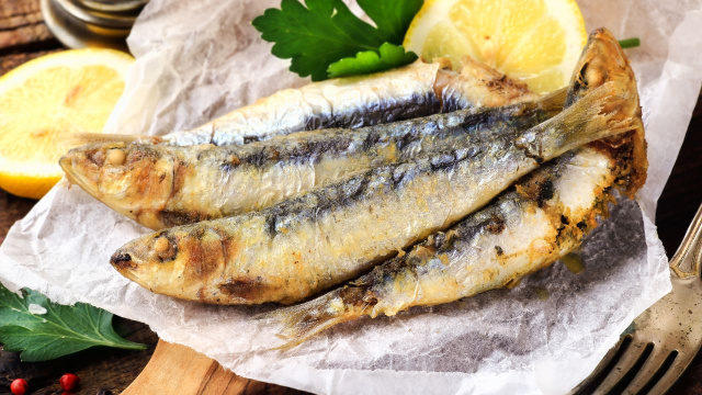 Com mais ômega-3 que o atum, esse é um dos peixes mais saudáveis e baratos para a sua alimentação