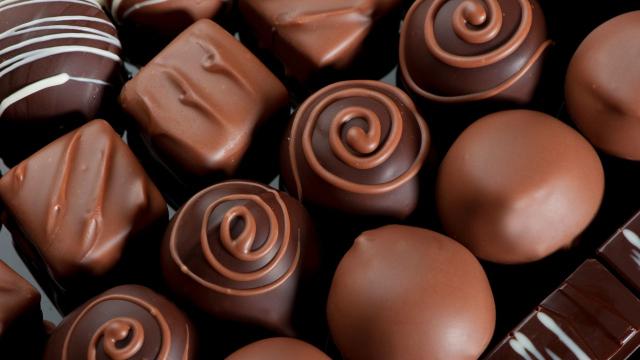 Nem na geladeira, nem no armário: esse é o jeito certo de guardar chocolate em barra