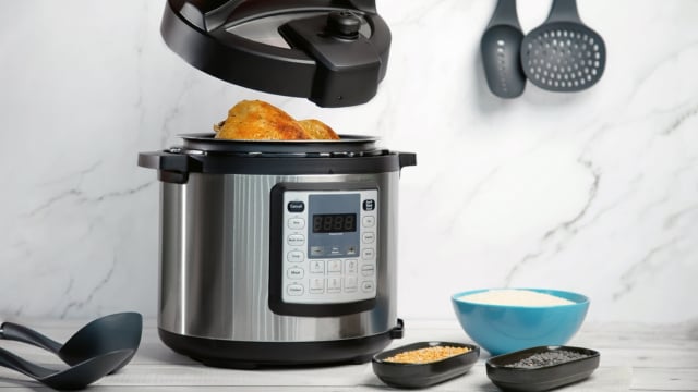 Para salvar qualquer refeição! Panela elétrica Electrolux por Rita Lobo com 47% de desconto e cupom exclusivo Prime