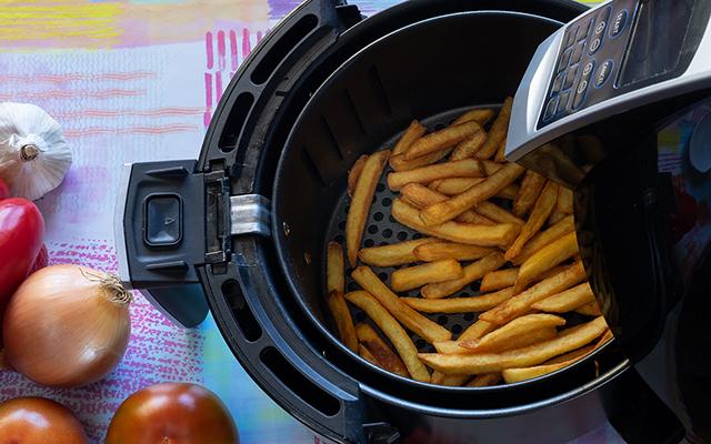 Por que a batata frita congelada fica perfeita na airfryer?