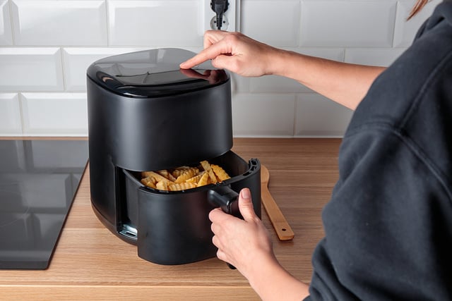 Saiba qual é a capacidade de airfryer recomendada para o número exato de pessoas na sua casa