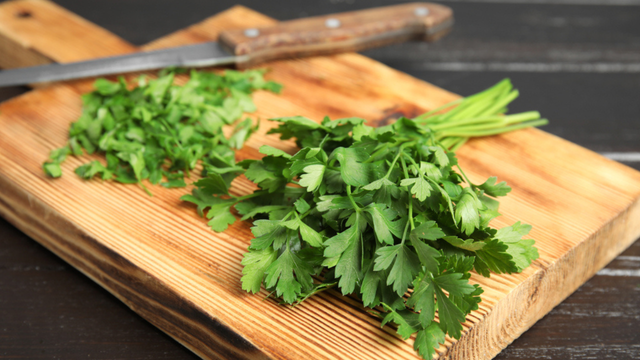 Sem refrigeração ou congelamento – o método que mantém as ervas frescas por mais tempo