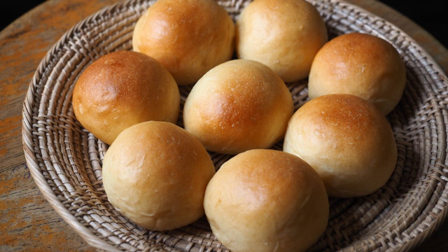 Receita de pão na airfryer que só demora 15 minutos para assar e ficar fofinho