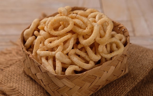 Sempre faz sucesso lá em casa com a criançada: salgadinho com 3 ingredientes muito fácil de fazer