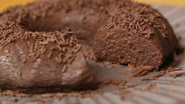 Um brigadeirão como esse já é o suficiente para ser a sobremesa de Dia dos Pais perfeita (Créditos: TudoGostoso)