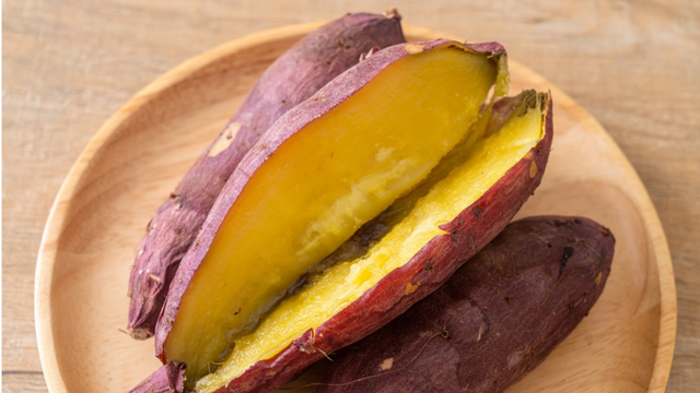 O segredo da batata-doce não está nem em fritar, nem em cozinhar: o método de preparo que preserva 100% dos nutrientes dela
