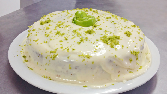 Aprendi a melhor calda de limão para bolos e virou sucesso lá em casa