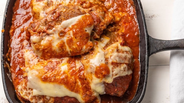 Receita de filé de frango à parmegiana simples: aprenda o segredo para ficar tão gostoso quanto de restaurante