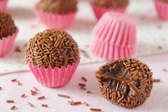 Brigadeiro de leite de arroz sem lactose: receita fitness é tão saborosa quanto a versão tradicional e você precisa provar