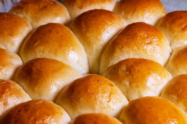 Pão sem farinha com apenas três ingredientes e em menos de 15 minutos: rápido e fácil