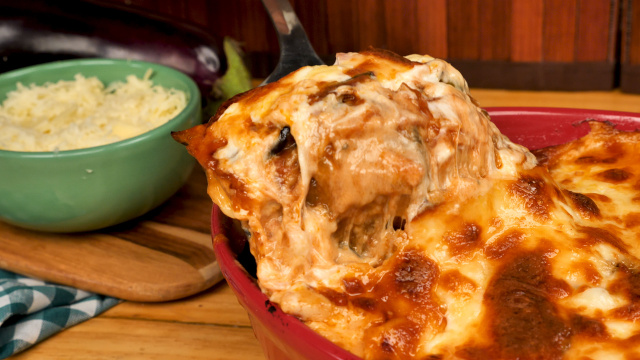 Lasanha de berinjela é a receita sem glúten perfeita para quem não abrir mão de sabor e saúde!