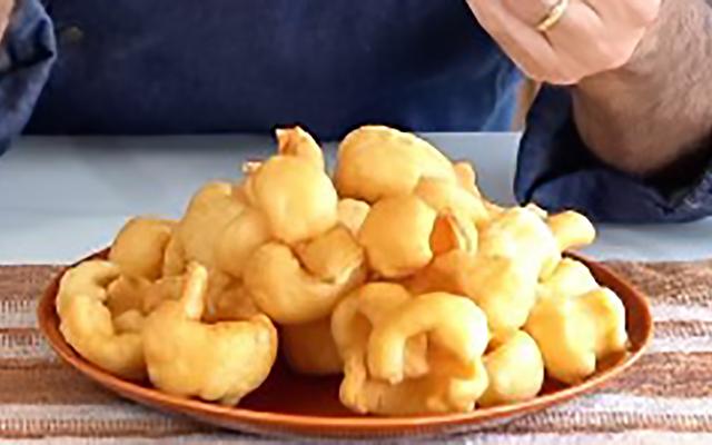 Adeus salgadinho industrializado: faço esse biscoitinho caseiro em menos de 15 minutos na airfryer e com apenas 2 ingredientes, meus filhos comem felizes!
