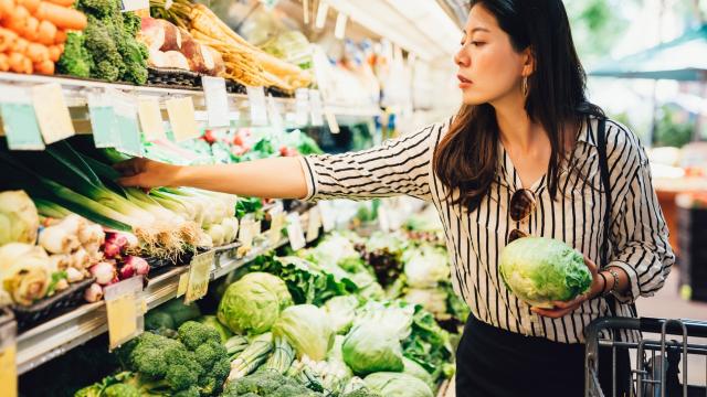 O que comer no verão? Saiba quais são as frutas, verduras e legumes da época para economizar no mercado