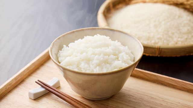 4 truques certeiros ensinados por uma especialista em sushi para fazer arroz japonês na panela comum