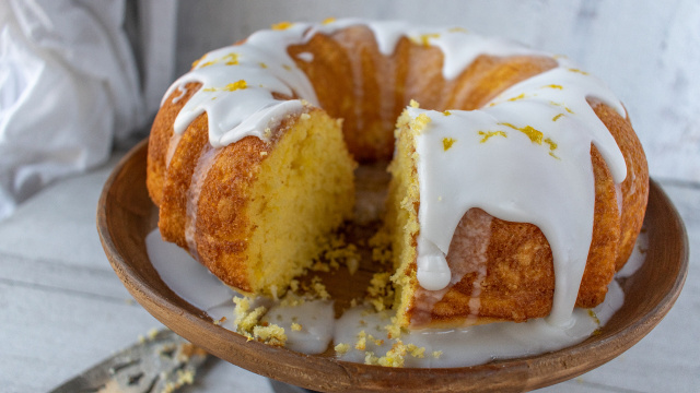 Se a vida te der tangerinas faça esse bolo fofinho com cobertura crocante que vai deixar todo mundo com água na boca