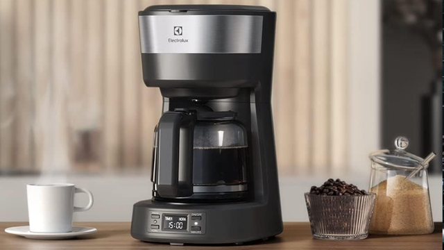 Cafeteira Electrolux programável entra no 4.4 por menos de R$ 200