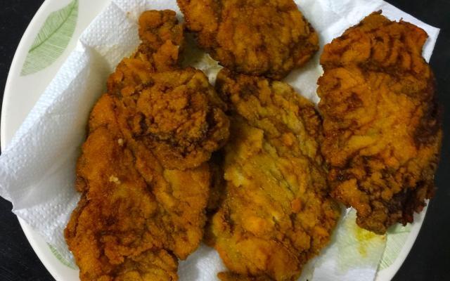 O bife à milanesa é básico, mas também funciona em dias de festa (Créditos: TudoGostoso/Stéfani Queiróz)
