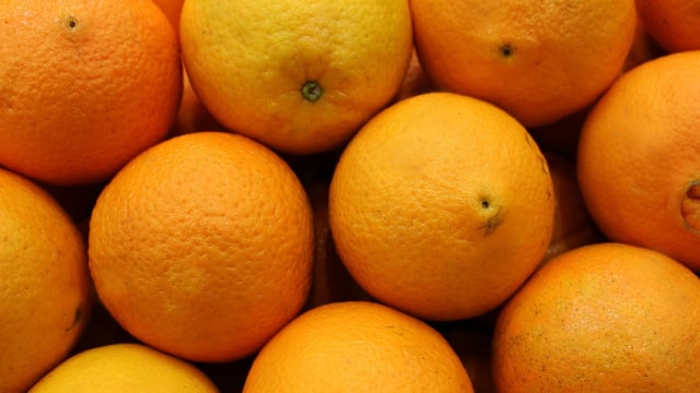 Se você gosta de laranja, opte por consumi-la in natura (Créditos: Pixabay)