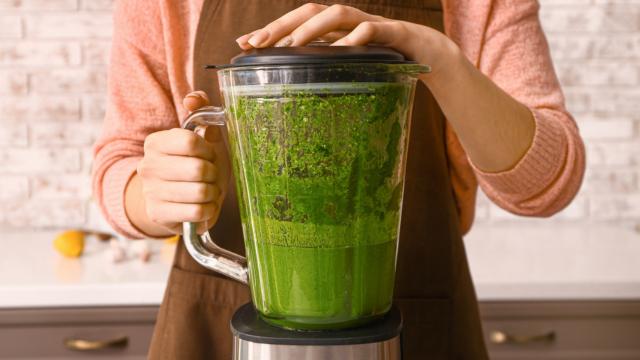 Eu bebo esse suco sem água há 30 anos todos os dias: bebida desinflama o corpo e combate doenças