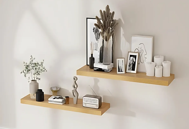 Prateleiras minimalistas em madeira clara que unem funcionalidade, estilo e muito charme (Divulgação: Mercado Livre).