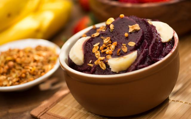 O açaí é um bom energético e é pouco calórico se escolher os complementos certos (Créditos: TudoGostoso)