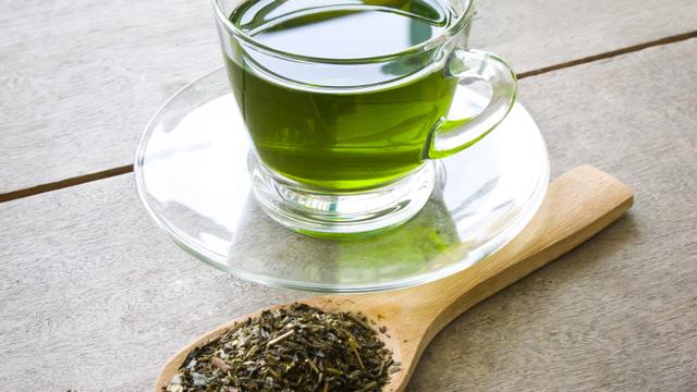 O que acontece se beber muito chá verde?