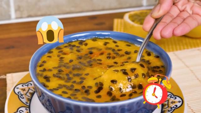 Só 3 ingredientes e você faz em 5 minutos: mousse de maracujá IRRESISTÍVEL é a sobremesa que você tava procurando