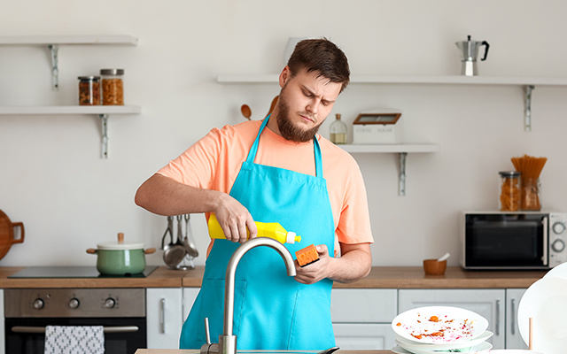 A maioria das pessoas não lava, mas deveria lavar diariamente: "Pode ser uma bomba de bactérias"