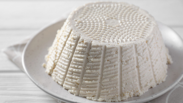 Faço minha própria ricota em casa: economizo e uso em tudo, do pãozinho à sobremesa!