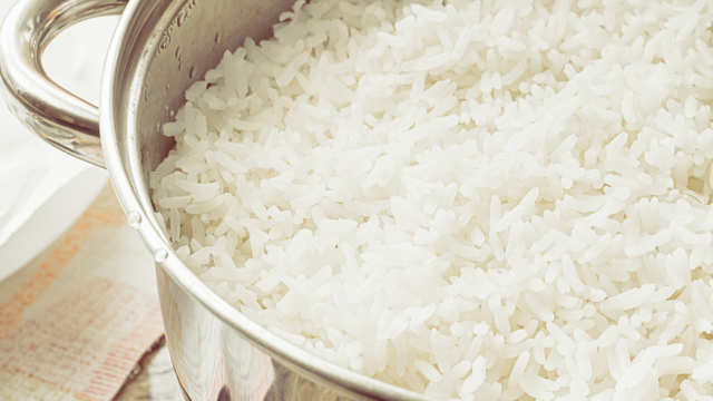 Juanjo López, um chef de cozinha: “O arroz branco não é feito com água, mas com 3 dentes de alho, 2 folhas de louro e caldo”
