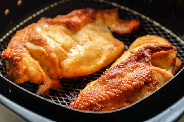 Como garantir que seu frango fique crocante na airfryer com essas dicas