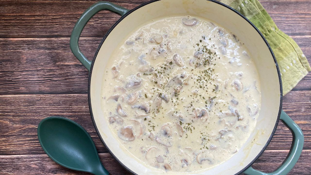 O melhor molho que eu já aprendi a fazer e quase não sai da panela de tão rápido que a família come