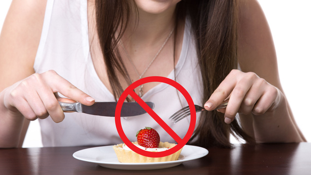 "É pra isso que existe um cabo": esse é o jeito certo de segurar o talher à mesa