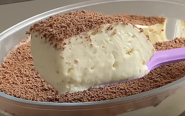 Sobremesa fácil e cremosa com apenas 4 ingredientes: é só bater no liquidificador e levar para a geladeira