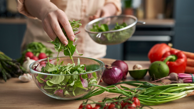 Salada poderosa de apenas 3 ingredientes para melhorar o desempenho durante os treinos e ganhar massa muscular