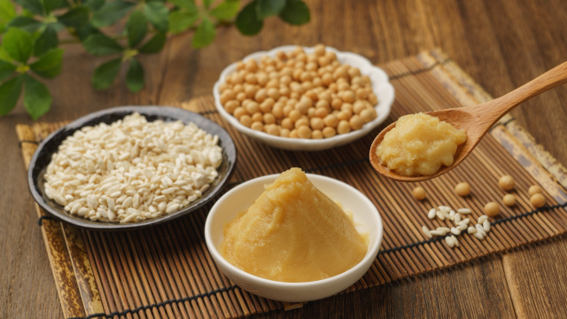 O que é missô? Conheça o ingrediente, veja para que serve e como utilizar em receitas