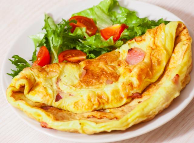 Omelete na airfryer: receita infalível para garantir uma refeição prática e economizar gás!