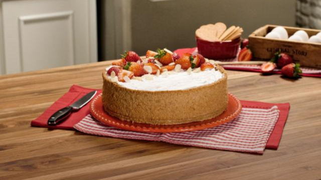 Morangoffe é a torta irmã da banoffee que tem tudo para virar a sua sobremesa de morango favorita da vida