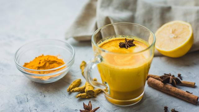 Leite dourado: conheça a bebida indiana que promete ativar o metabolismo e ajudar no emagrecimento