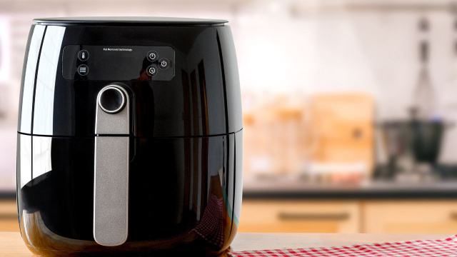 A função da fritadeira sem óleo que muitos ignoram e que facilita ainda mais a vida