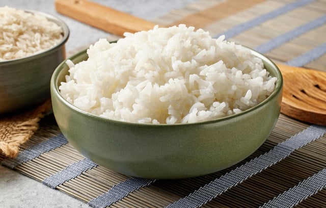 Por que você não deve guardar arroz cozido para o dia seguinte